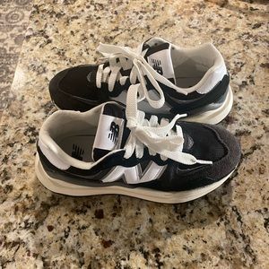 New Balance 57/40 Sneakers. Size 6.5. Only worn once.